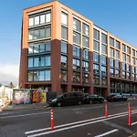 Stunning 2 Bed Flat Central Birmingham