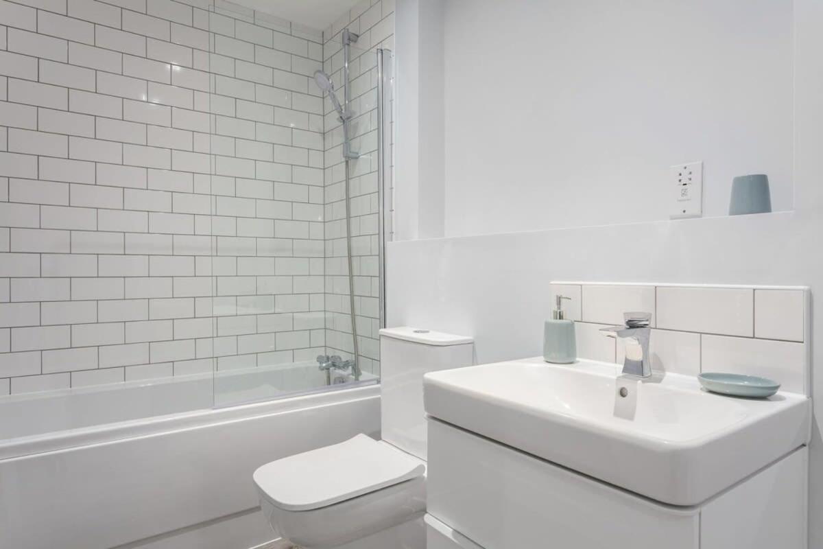 Stunning 2 Bed Flat Apartment