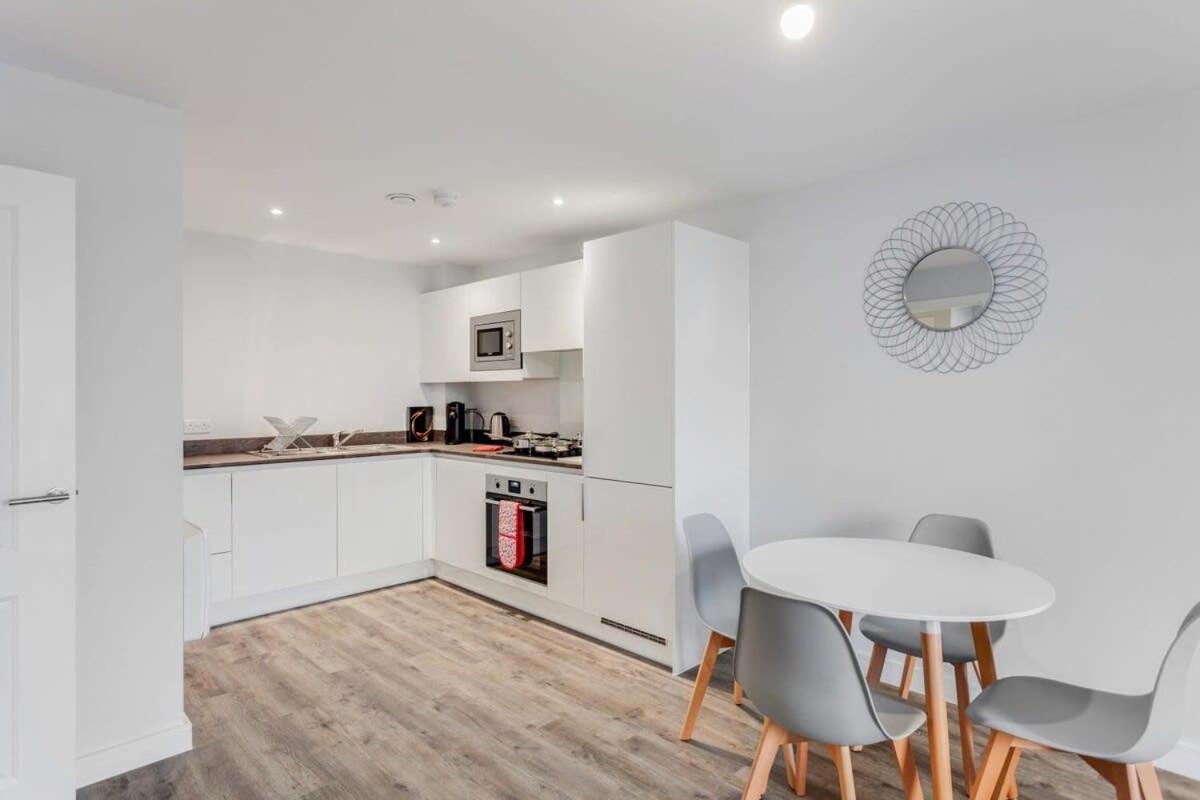 Stunning 2 Bed Flat Apartment